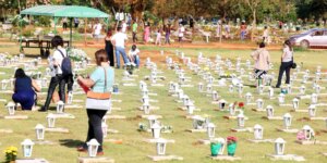 fim-de-semana-do-dia-de-finados-deve-levar-600-mil-a-cemiterios-do-df