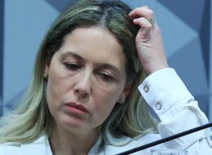 mulher-de-ex-procurador-geral-do-inss-fica-em-silencio-na-cpmi